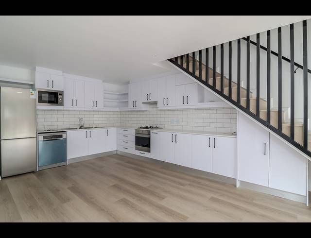 3 BEDROOM TOWNHOUSE TO LET IN HOUT BAY CENTRAL